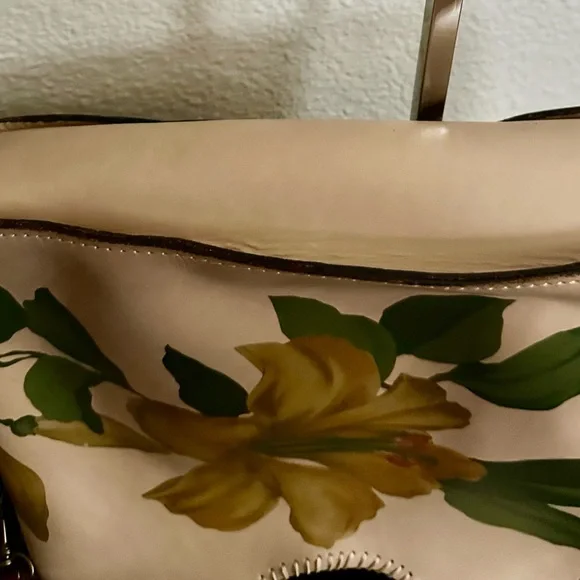 Patricia Nash Moretto Tote With Adjustable Strap and Dust Bag and Care Card - Picture 10 of 13